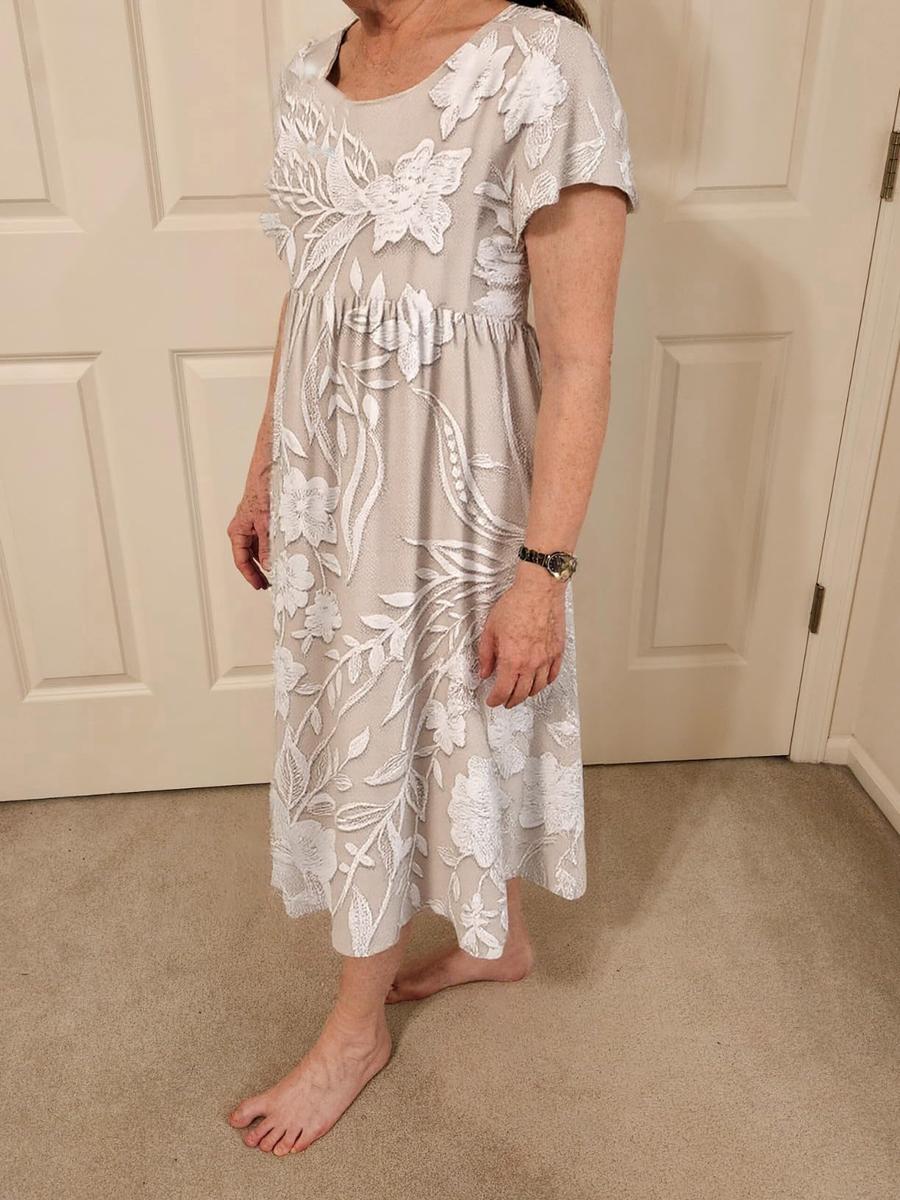 Delilah™  Classic Midi Dress