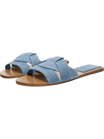 Aira™ Criss-Cross Strap Sandals