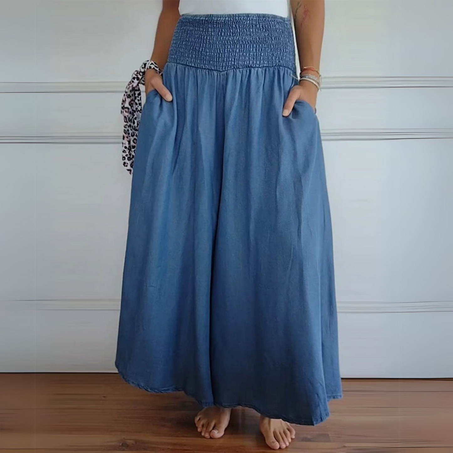 Trousers with elastic waistband